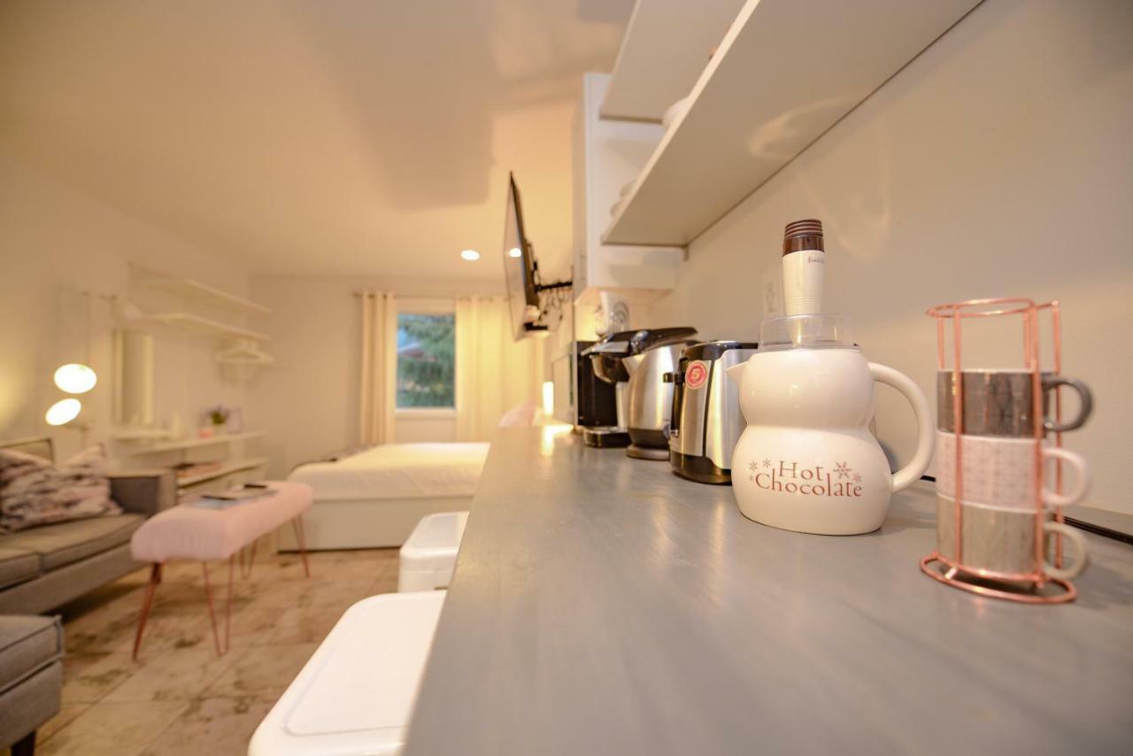 Newly Renovated Whistler Studio Exterior foto
